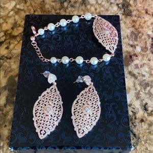 🌹ROSE GOLD🌹 GORGEOUS DROP EARRINGS AND BRACELET